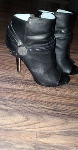 Miranda Lambert booties size 8 black